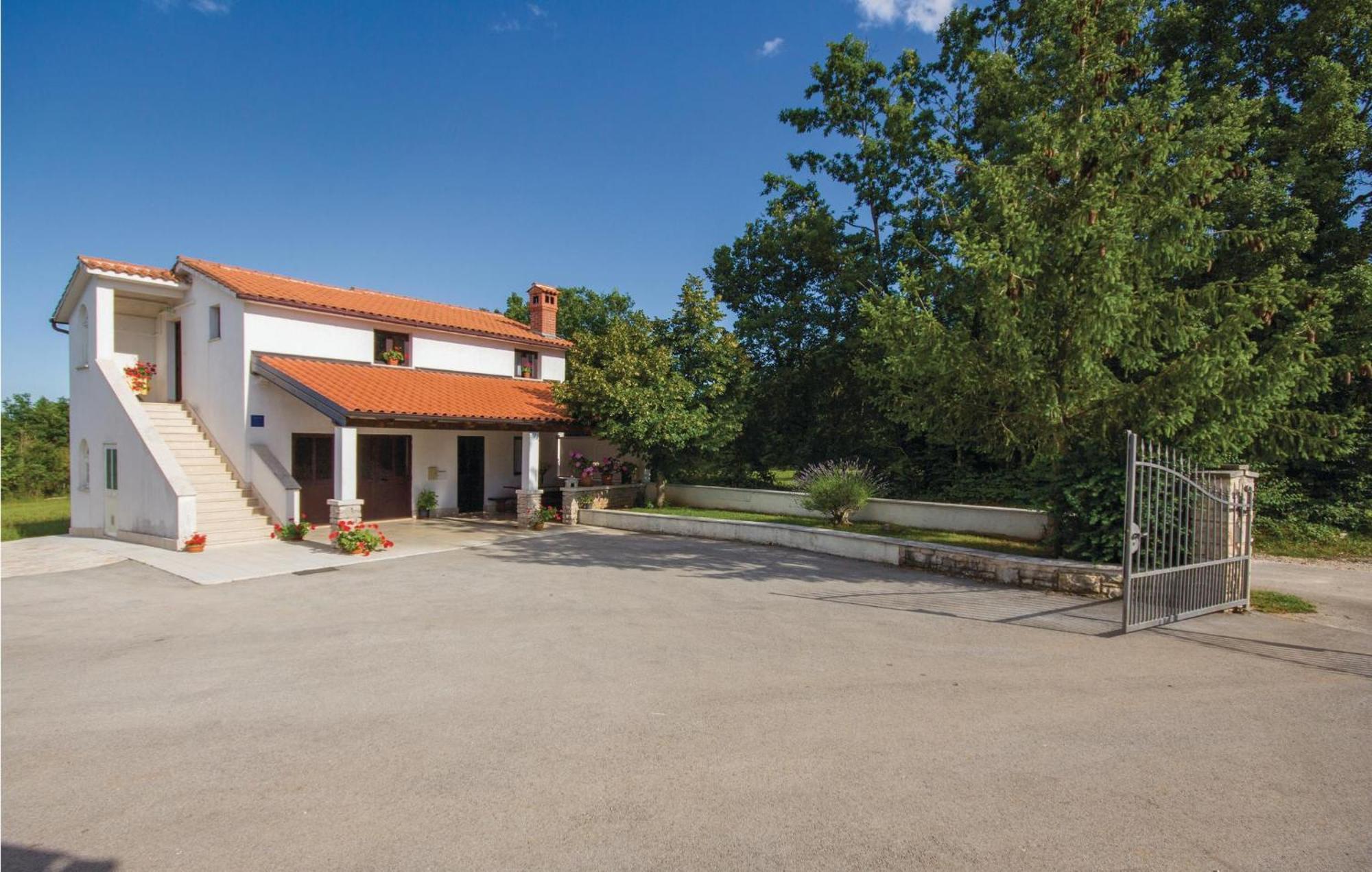 Amazing Apartment In Pazin With Wifi Katun Lindarski Exterior photo