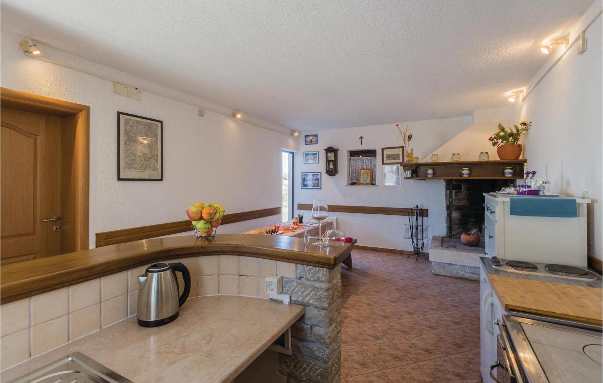 Amazing Apartment In Pazin With Wifi Katun Lindarski Exterior photo
