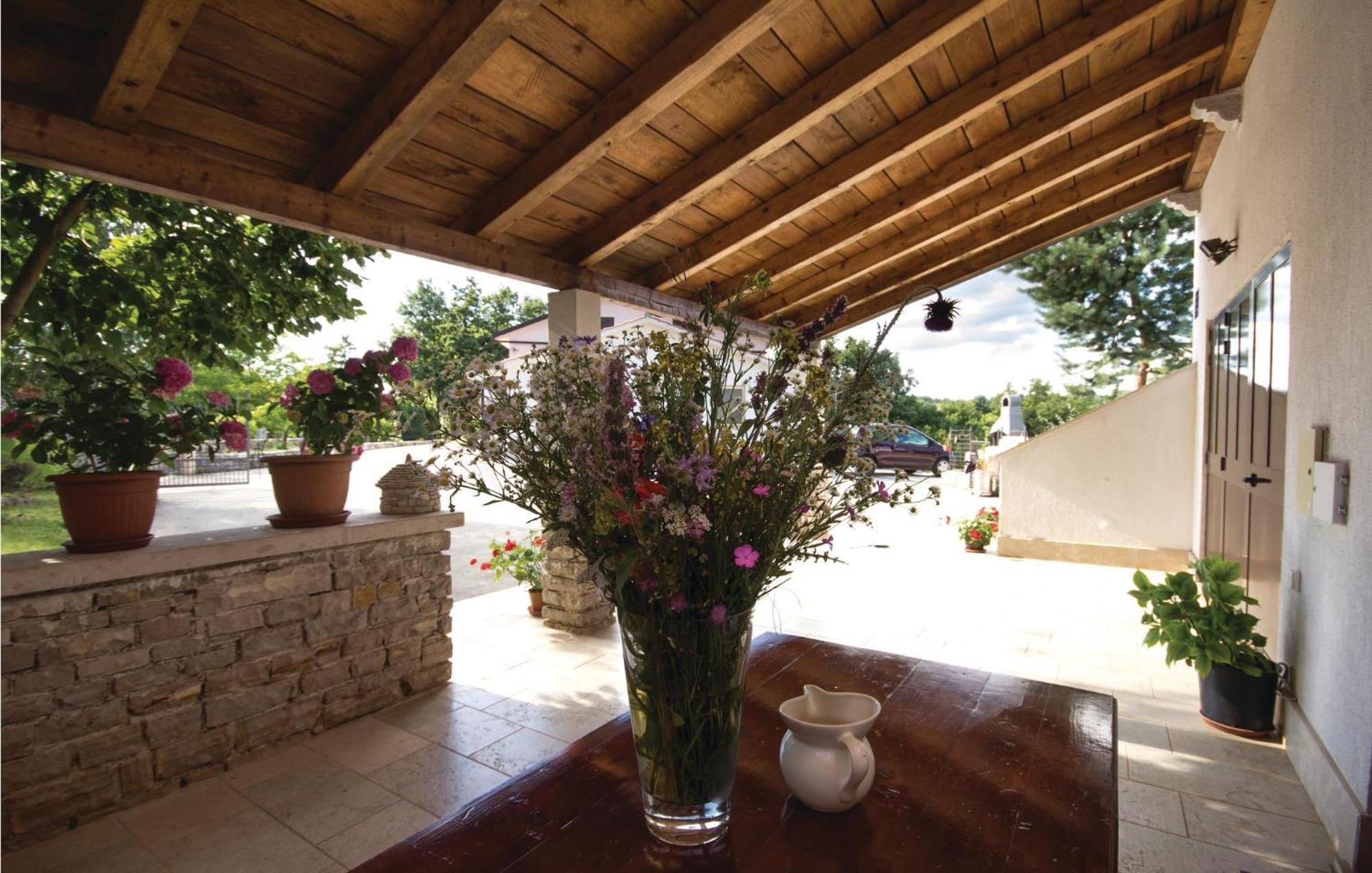 Amazing Apartment In Pazin With Wifi Katun Lindarski Exterior photo