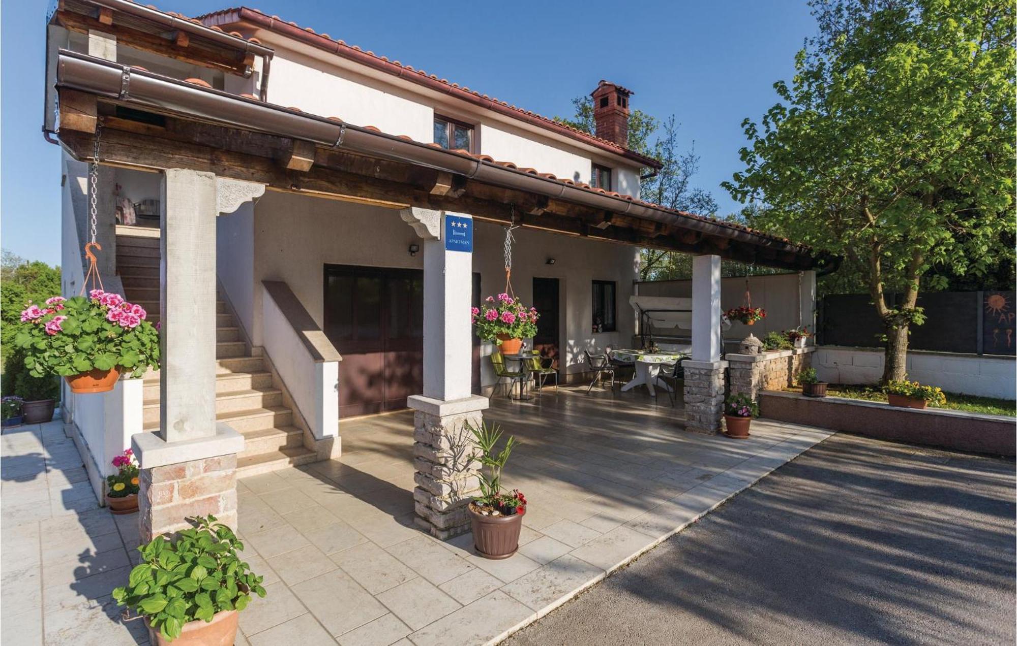 Amazing Apartment In Pazin With Wifi Katun Lindarski Exterior photo