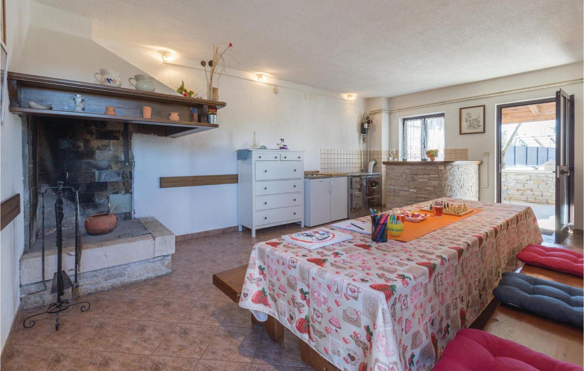Amazing Apartment In Pazin With Wifi Katun Lindarski Exterior photo